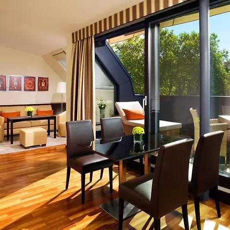 Отель Sheraton Grand Зальцбург
