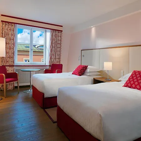 Отель Sheraton Grand