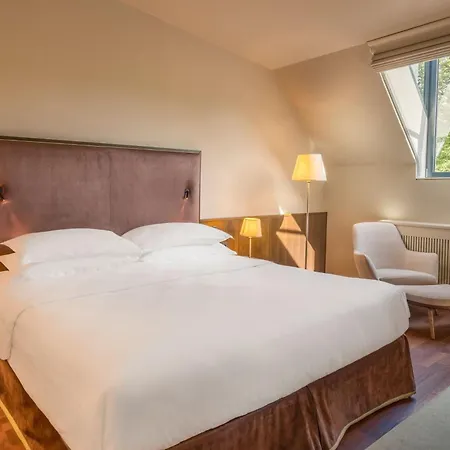 Sheraton Grand Отель