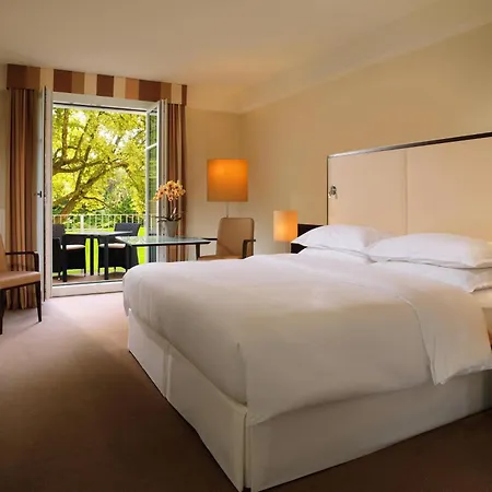 Sheraton Grand Отель