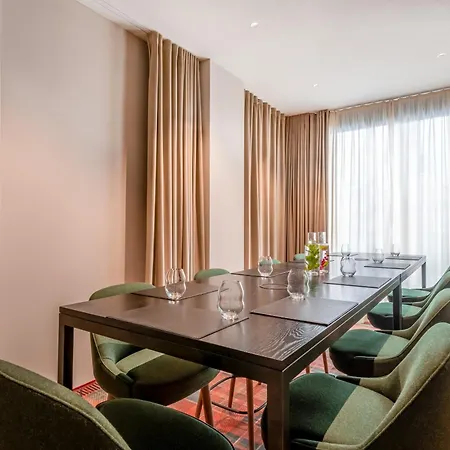 Sheraton Grand Отель