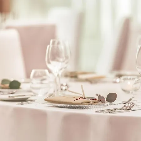 Отель Sheraton Grand